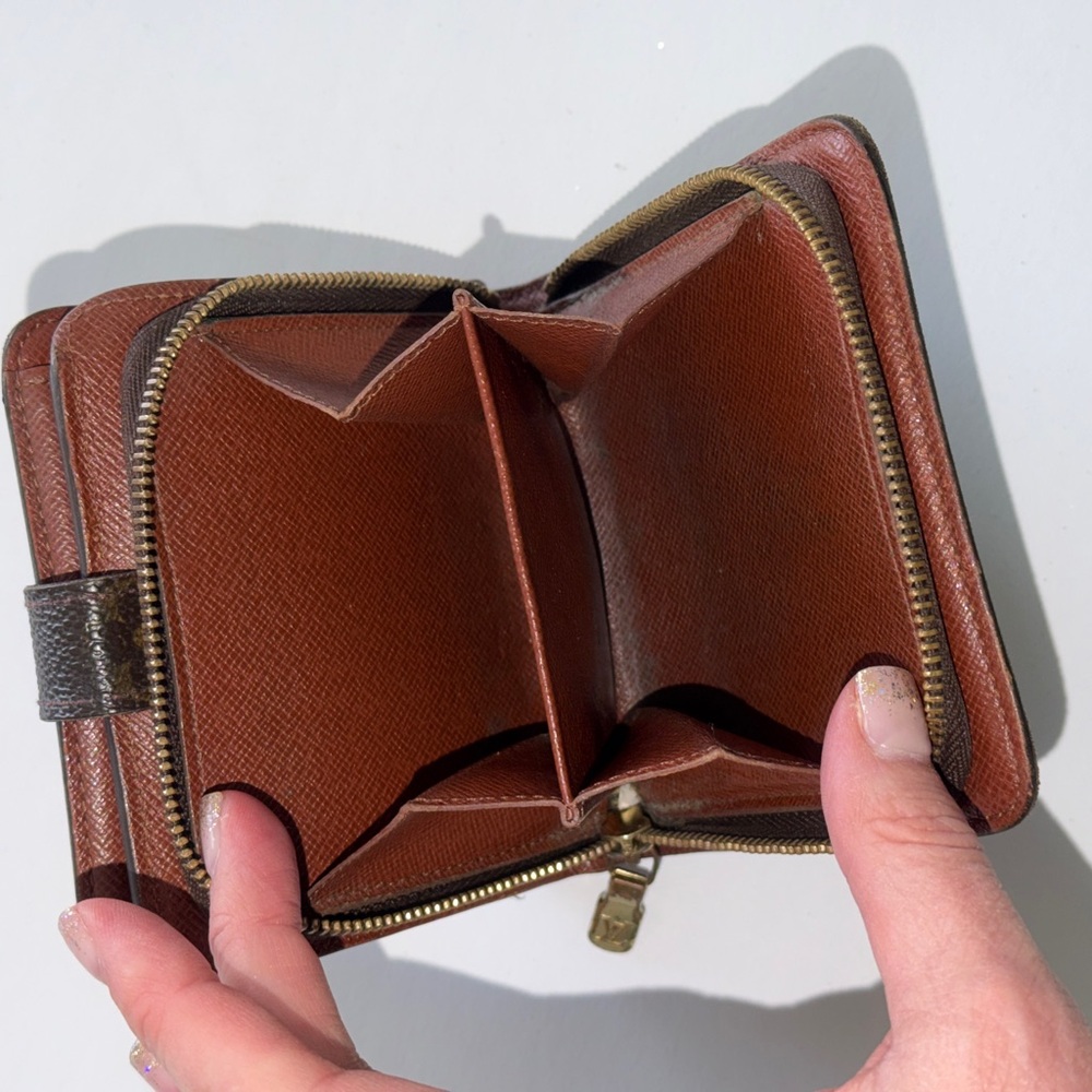 SOLD-Louis Vuitton Compact Zippe Wallet Gently Loved - Picture 9 of 14
